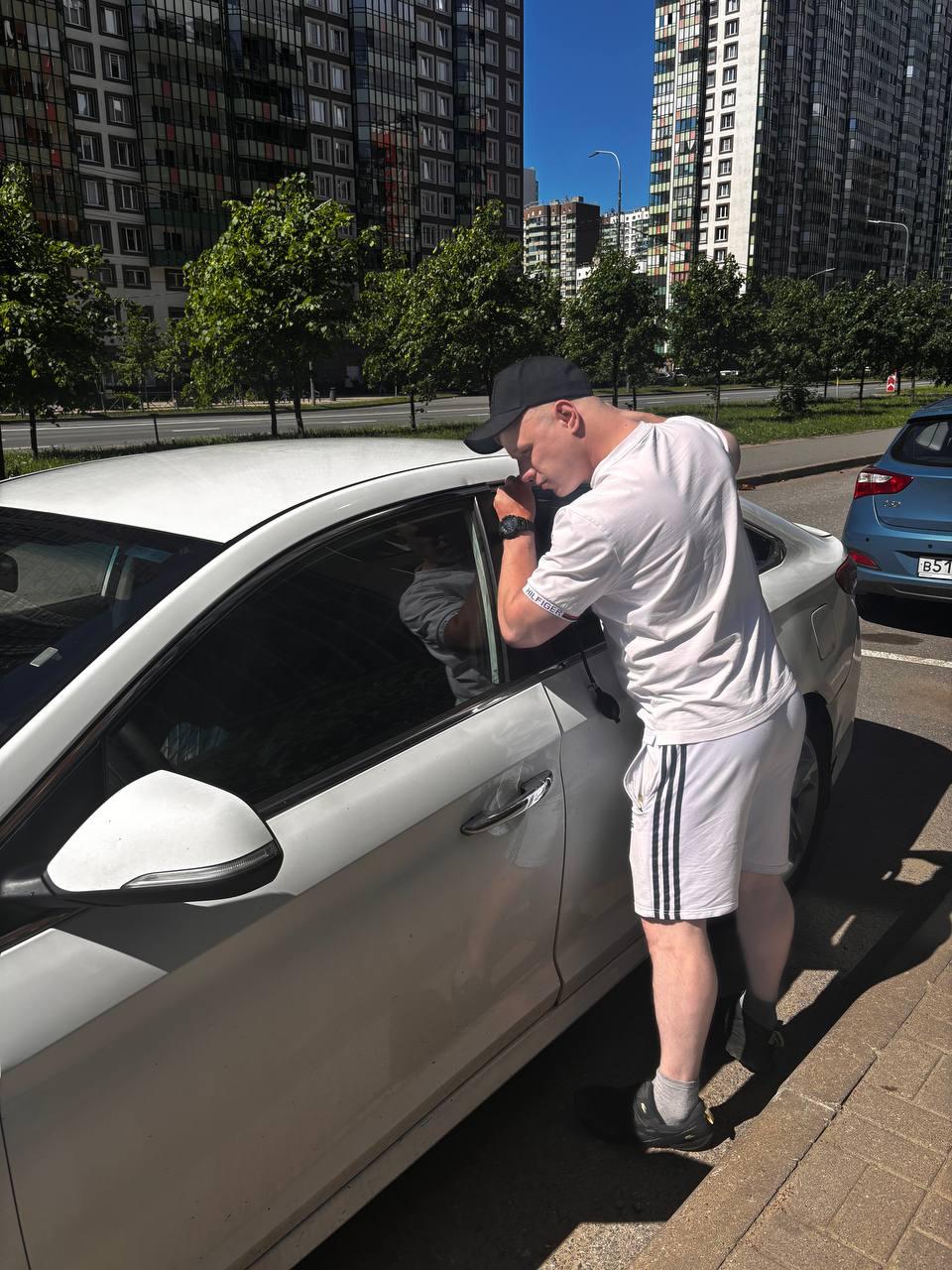 Вскрытие автомобиля без повреждений в Отрадном 